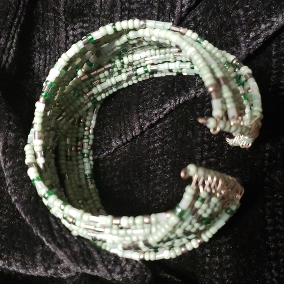 💋2/$12💋 Sage Green Stretch Cuff - Picture 3 of 4